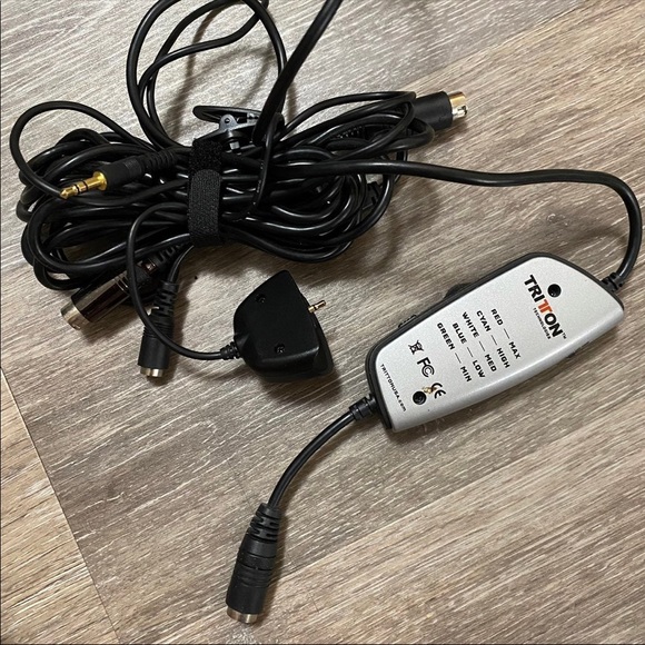 Triton Gaming Headset with amp and all cords! - Picture 3 of 4